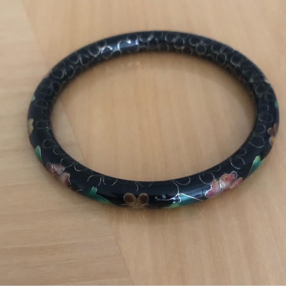 Black ceramic look bangle, with green, peach, red, gold flowers - Picture 2 of 3